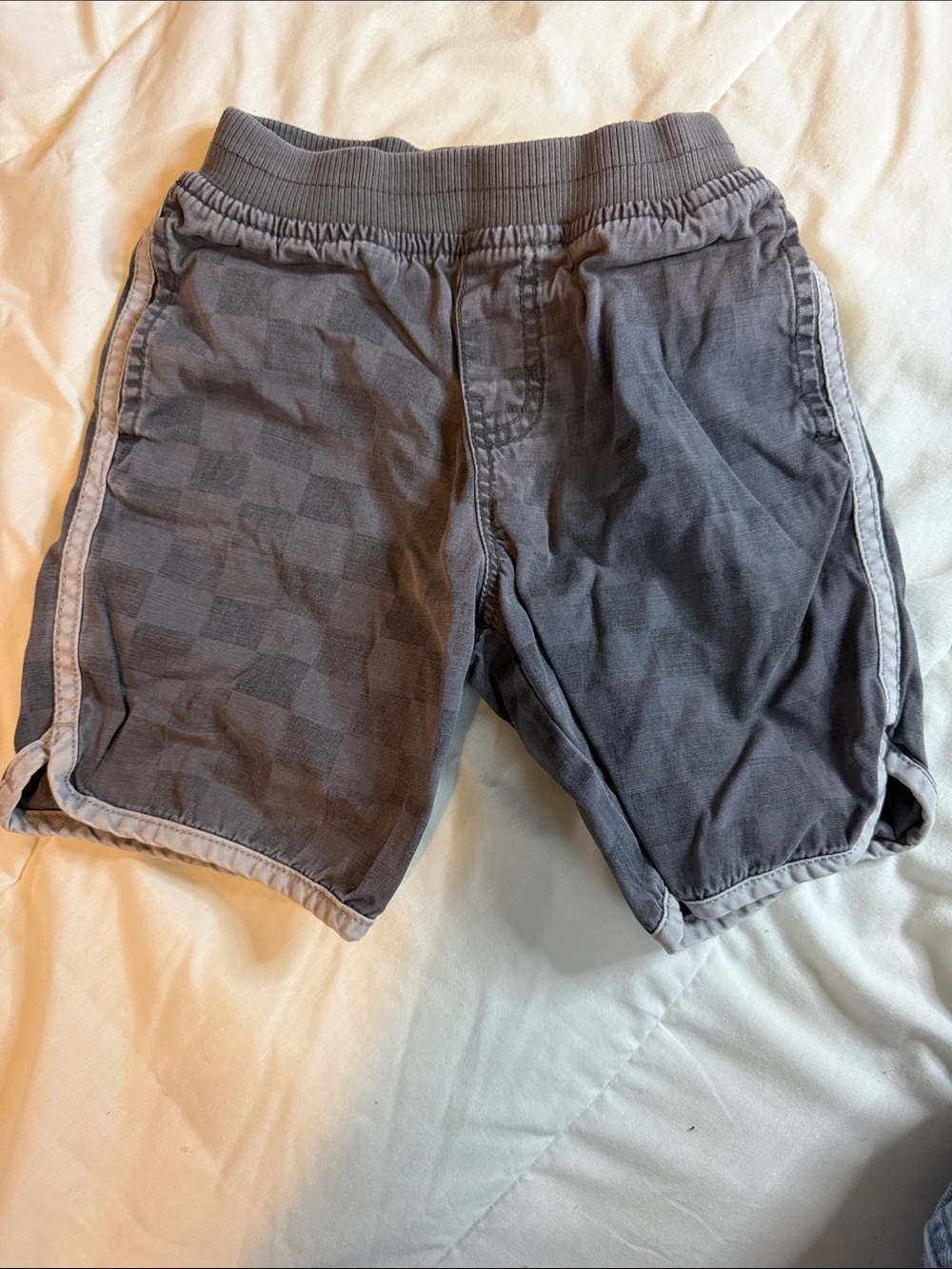 Tea Collection Gray Pull-On Boys' Shorts